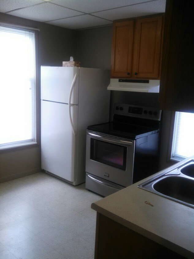 Primary Photo - 21 N 6th St