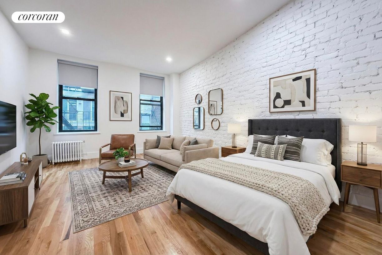 Primary Photo - 344 W 17th St