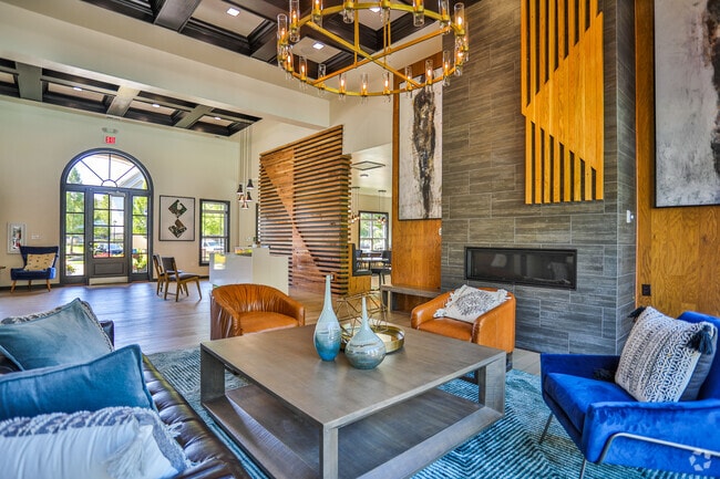 Building Photo - Enclave at Rivergate