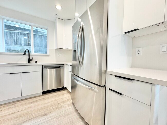 Foto del edificio - 1125 N Virgil Ave