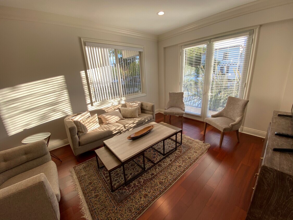 807 Shenandoah S St Unit Shenandoah Luxury Condos, Los Angeles, CA