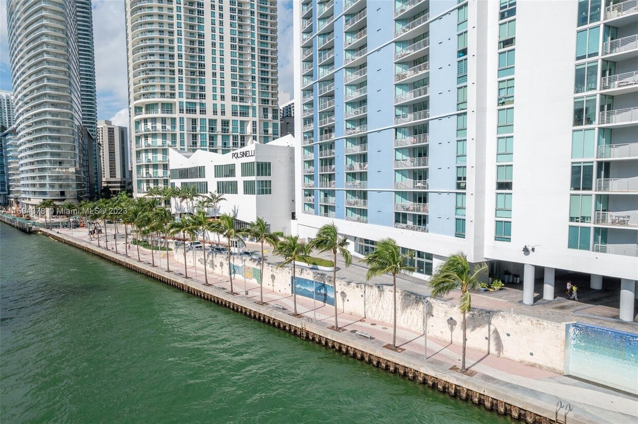 Primary Photo - 335 S Biscayne Blvd