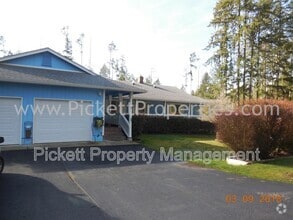 Building Photo - 1715 NW Saenz Ln