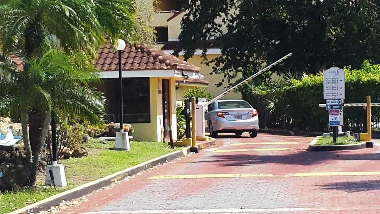 Foto principal - 8305 SW 152nd Ave