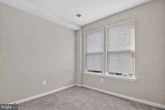 Building Photo - 168 Woodgate Cir