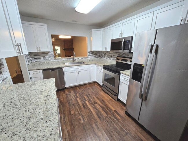Building Photo - 723 Wright Ct