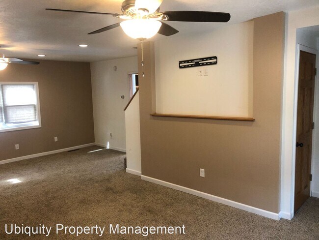Building Photo - 2 br, 1.5 bath House - 506 Summit Drive House