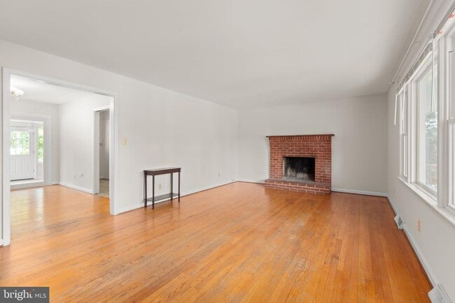 Building Photo - 125 Hillcrest Dr
