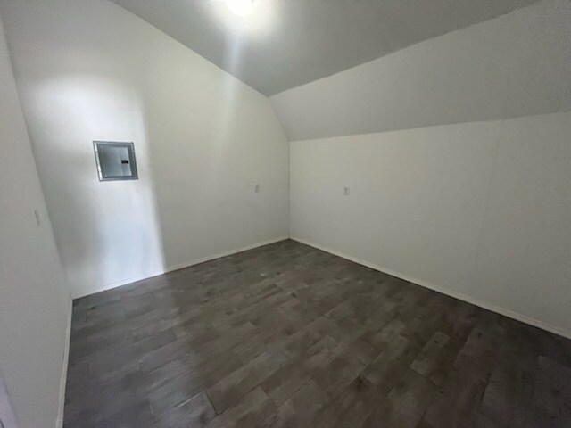 Foto del edificio - 10109 River Rd