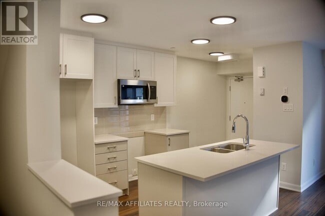 Building Photo - 701 Glenroy Gilbert Dr