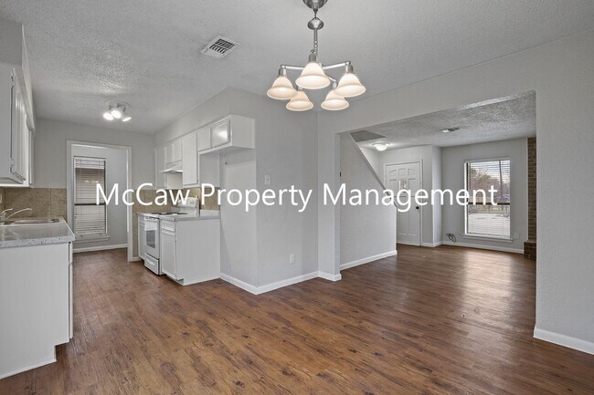 Building Photo - Great 1 bedroom, 2 bath duplex in McKinney!