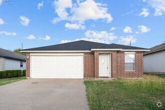 Building Photo - 2611 Haven Dr
