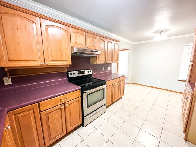 Foto del edificio - Great 3 Bed & 2 Bath Home in Yukon!