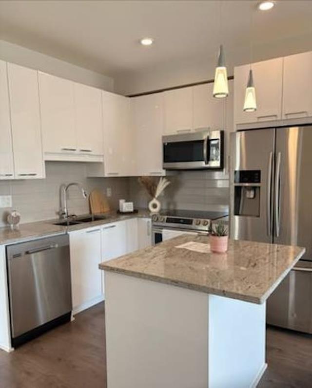 Photo du bâtiment - 20696 Eastleigh Crescent