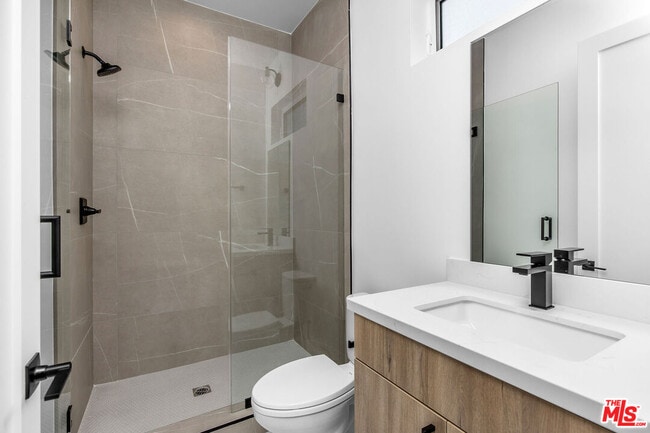 Foto del edificio - 5722 Fulcher Ave