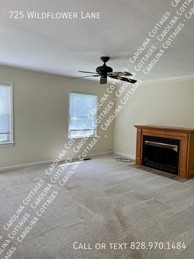 Foto del edificio - 725 Wildflower Ln