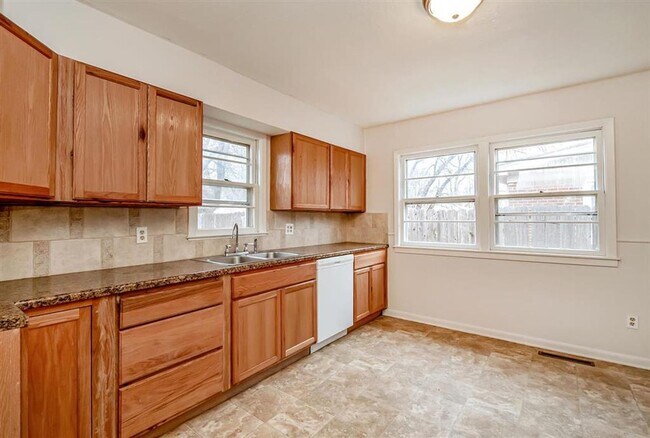 Foto del edificio - 415 Hillcrest Ave
