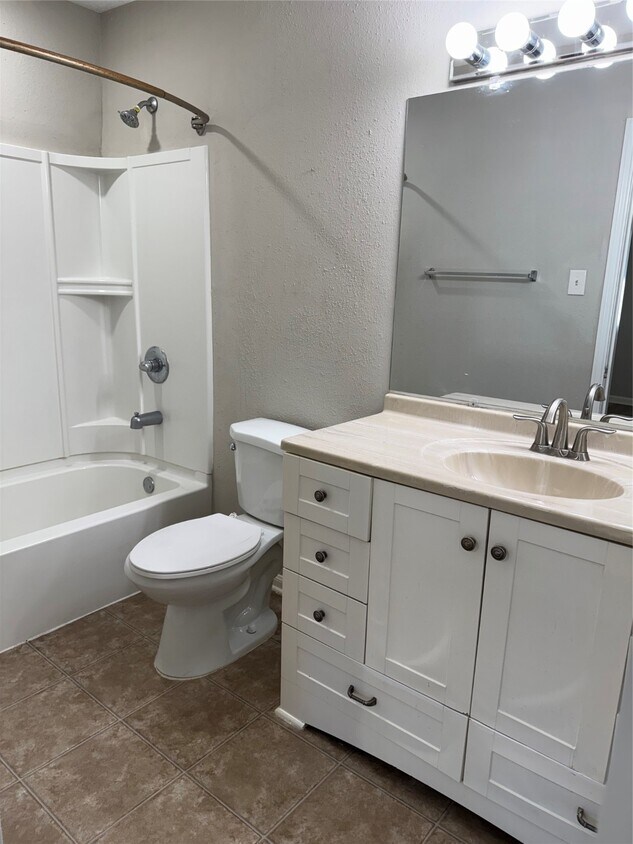 Building Photo - 13029 Nyack Dr