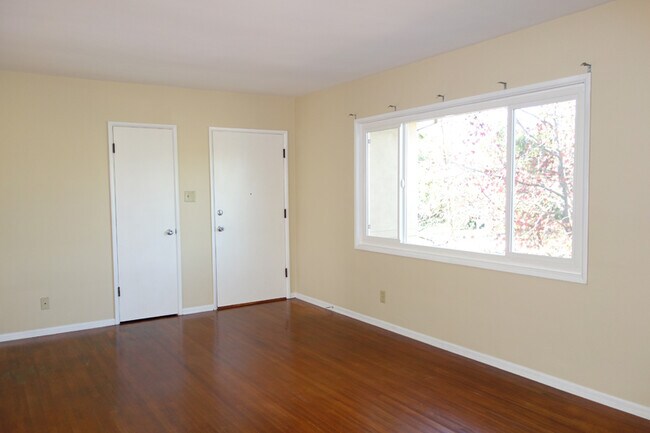 Foto del edificio - 10958 National Blvd