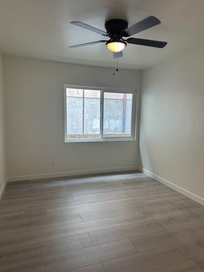 Building Photo - 205 W Palmer Ave