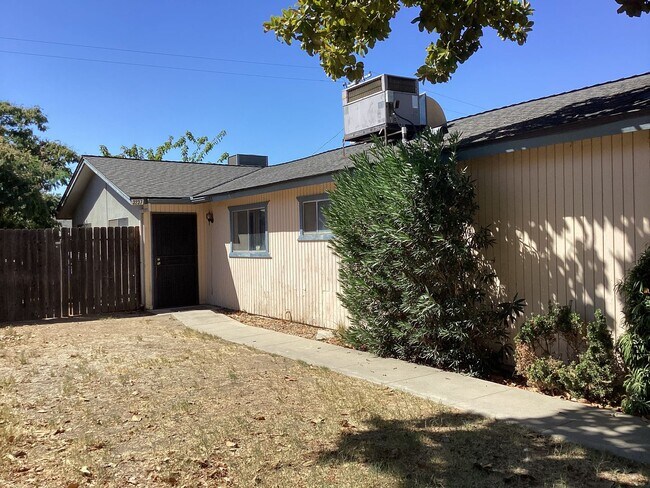 Building Photo - 3208 - Shen