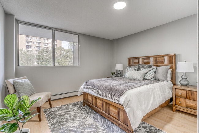 Building Photo - Windsor Arms