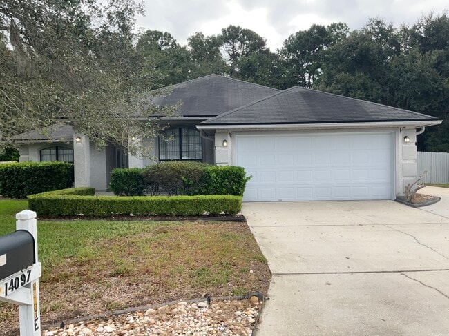 Building Photo - 14097 Crestwick Dr E