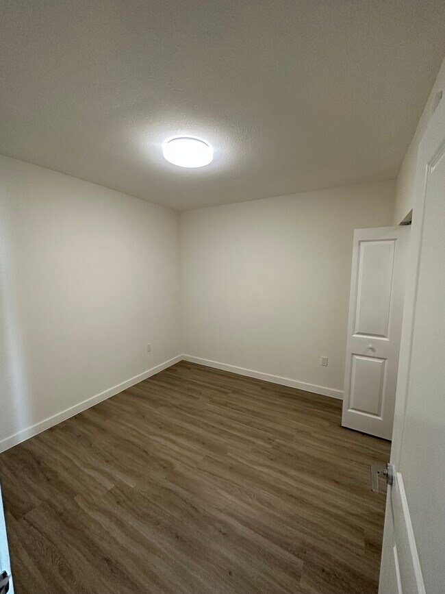 Foto del edificio - 170 NE 23rd St