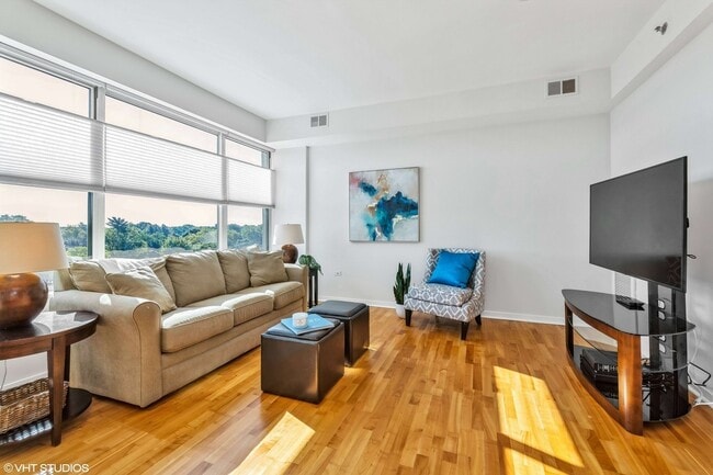 Foto del edificio - 77 S Evergreen Ave