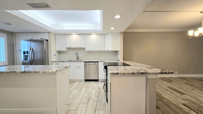 Foto del edificio - 2244 Winkler Ave