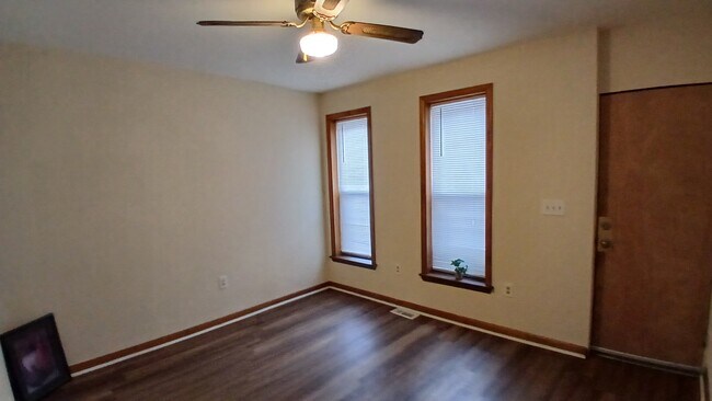 Foto del edificio - 2210 Sidney Ave
