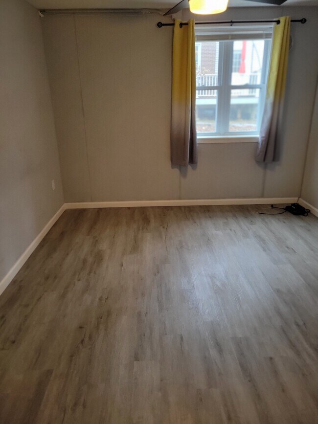 Foto del edificio - 321 E Jefferson St