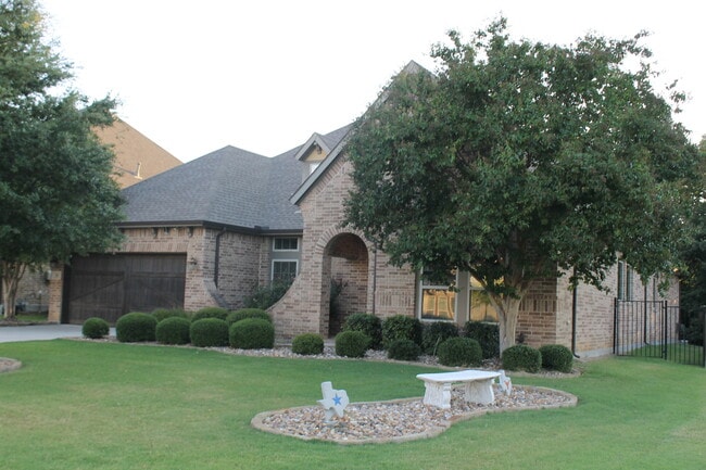 Building Photo - 508 Hidden Meadow Dr