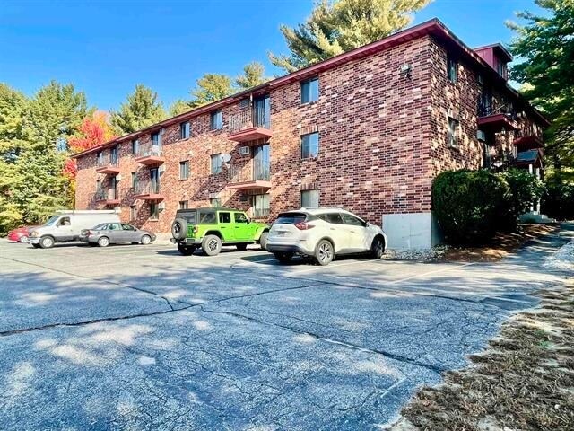 Building Photo - 1265 Bodwell Rd
