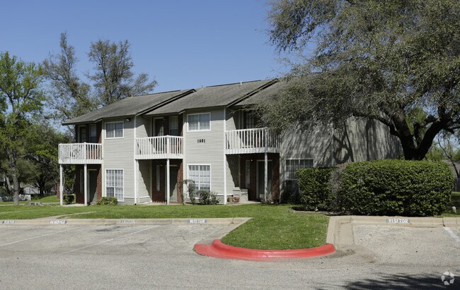 Foto del edificio - River Crossing Townhomes