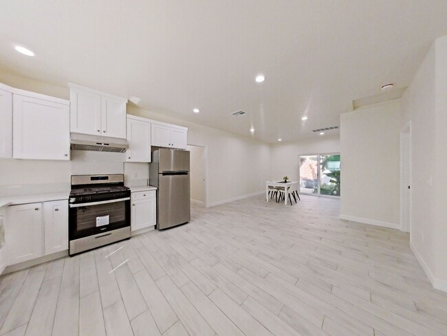 NEW CONSTRUCTION: Modern ADU with Private Entrance! - NEW CONSTRUCTION: Modern ADU with Private Entrance! House