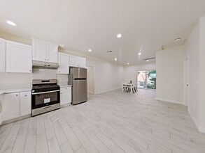 Building Photo - 10572 Chamberlain Ave