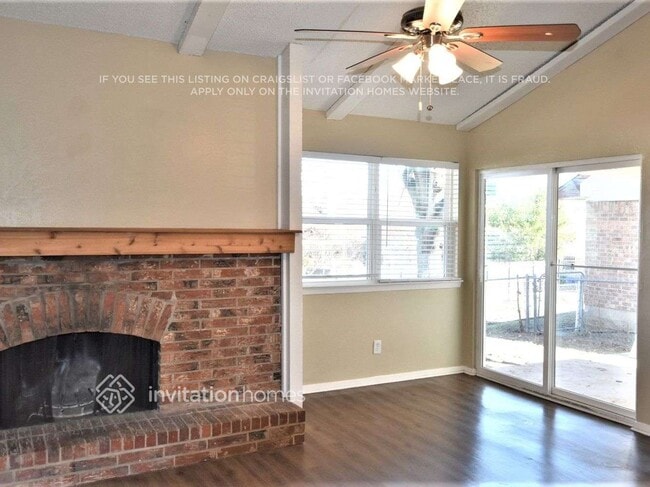 Building Photo - 705 Via Avenida