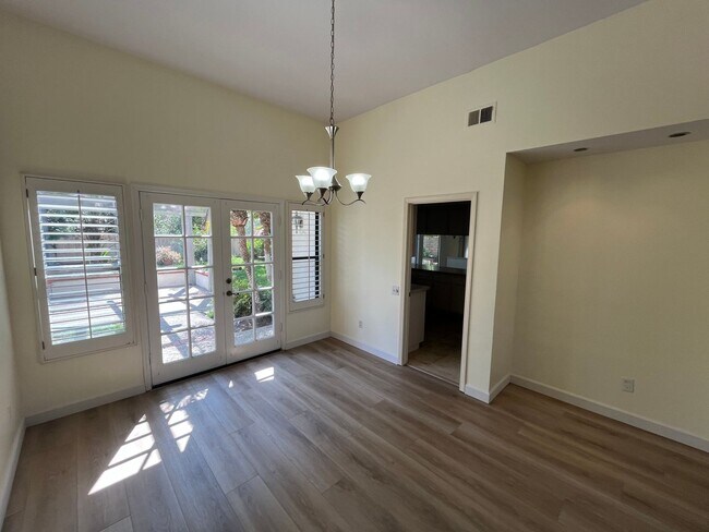 Foto del edificio - Bright and Spacious Home in Del Mar! *$500...