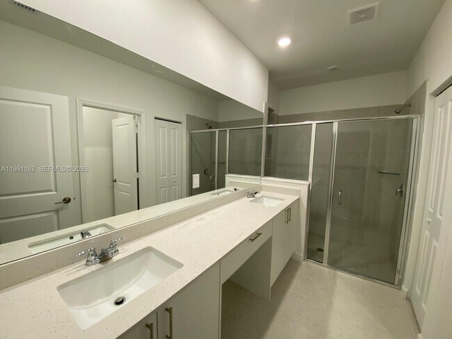 Foto del edificio - 2310 SE 28th Dr