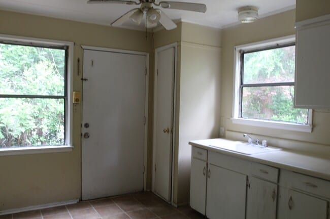 Building Photo - 1123 W Waddell Ave