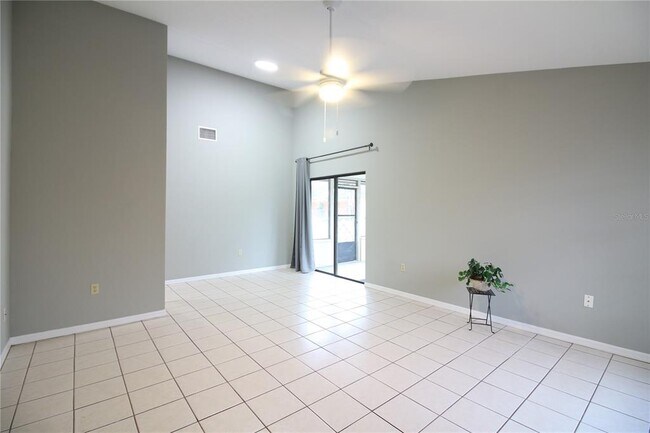 Building Photo - 5004 Fairfield Dr