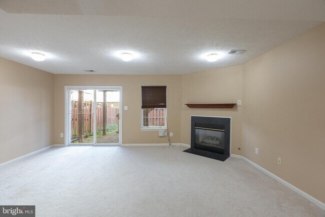 Building Photo - 2424 Wheat Meadow Cir