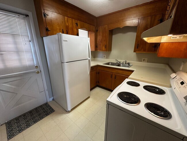 Building Photo - Small Connected Apt. For Rent by Broker