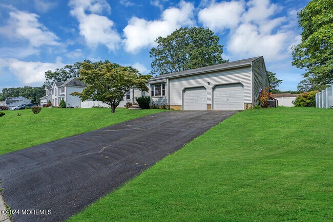 Building Photo - 55 Pelican Dr