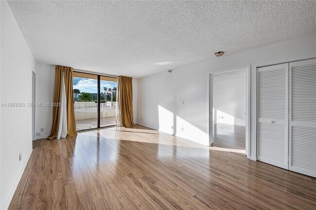 Foto del edificio - 290 174th St St