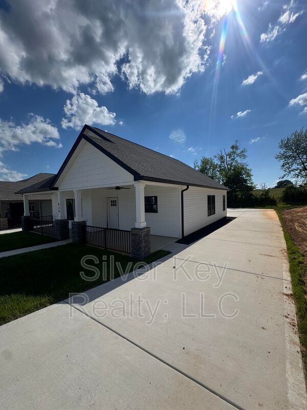 Foto del edificio - 924 Stratford Ave