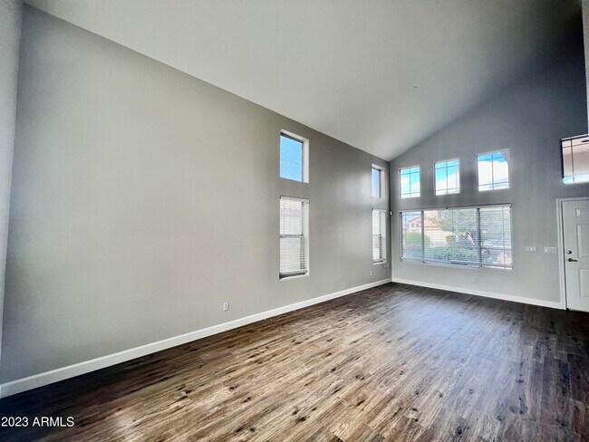 Foto del edificio - 837 W Ivanhoe St