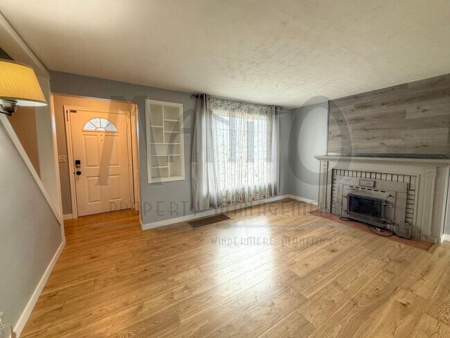 Building Photo - Beautiful Shadle Area Home