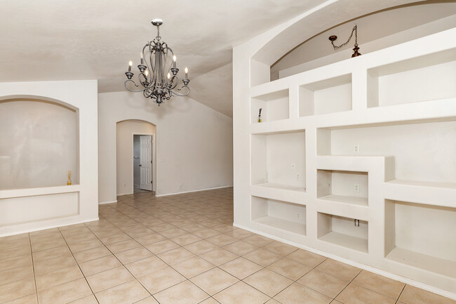 Building Photo - 245 Eagle Crest Cir
